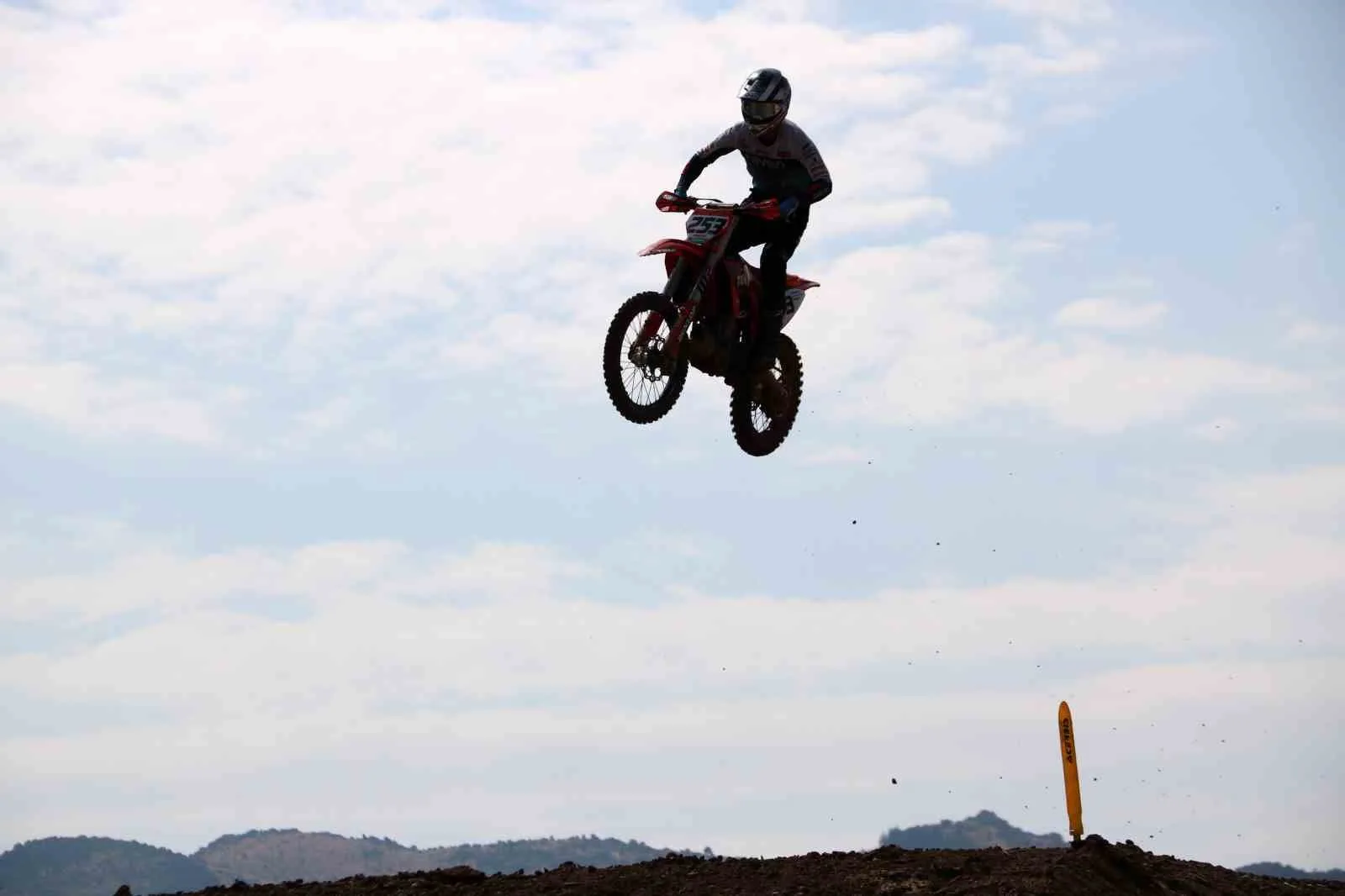 DÜNYANIN EN ÖNEMLİ MOTOKROS ORGANİZASYONLARINDAN MXGP TÜRKİYE, AFYONKARAHİSAR’DA START ALDI.