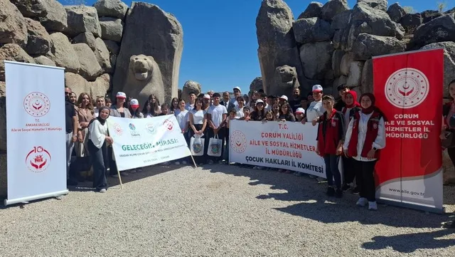 AİLE VE SOSYAL HİZMETLER BAKANI MAHİNUR ÖZDEMİR GÖKTAŞ, "ÜLKEMİZİN DÖRT BİR YANINDA GERÇEKLEŞTİRİLEN ETKİNLİKLERLE ÇOCUKLARIMIZIN ÇEVRE BİLİNCİNİ ARTIRIYOR, FİKİRLERİ VE KATILIMLARIYLA COP31 SÜRECİNE ÇOCUK HAKLARI PERSPEKTİFİNDEN KATKI SUNMALARINI DESTEKLİYORUZ" DEDİ.