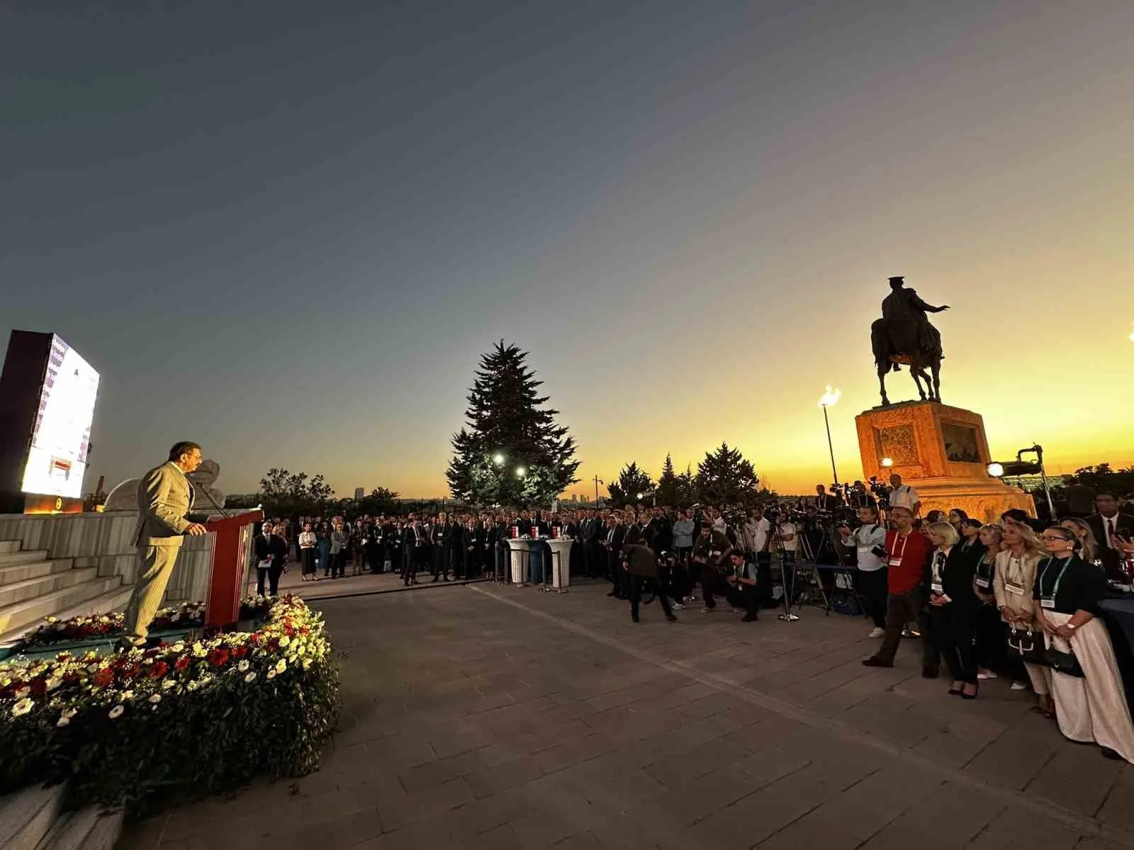 ANKARA SANAYİ ODASI (ASO) TARAFINDAN, İŞ DÜNYASI İLE YABANCI MİSYON TEMSİLCİLERİNİ BİR ARAYA GETİRMEK AMACIYLA ‘GELENEKSEL BÜYÜKELÇİLİKLER RESEPSİYONU’ DÜZENLENDİ.