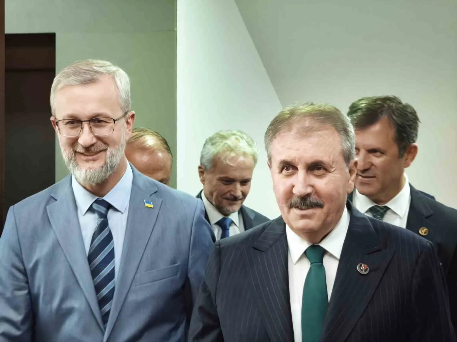 UKRAYNA'NIN ANKARA BÜYÜKELÇİSİ NARİMAN CELALOV' BÜYÜK BİRLİK PARTİSİ GENEL BAŞKANI MUSTAFA DESTİCİ'Yİ ZİYARET ETTİ.