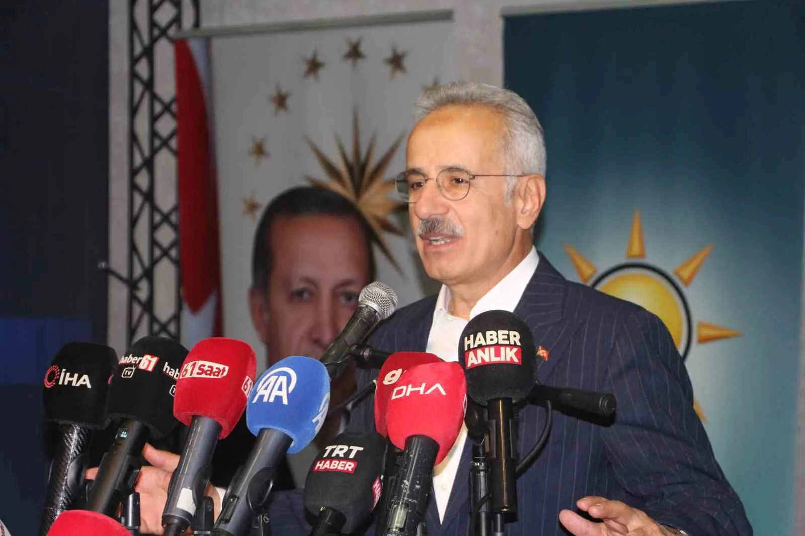 ULAŞTIRMA VE ALTYAPI BAKANI ABDULKADİR URALOĞLU, TÜRKİYE İLE IRAK ARASINDA İMZALANAN KALKINMA YOLU PROJESİ KAPSAMINDAKİ ANLAŞMALARIN İMZA SÜRECİNDE YAŞANANLARI ANLATTI.