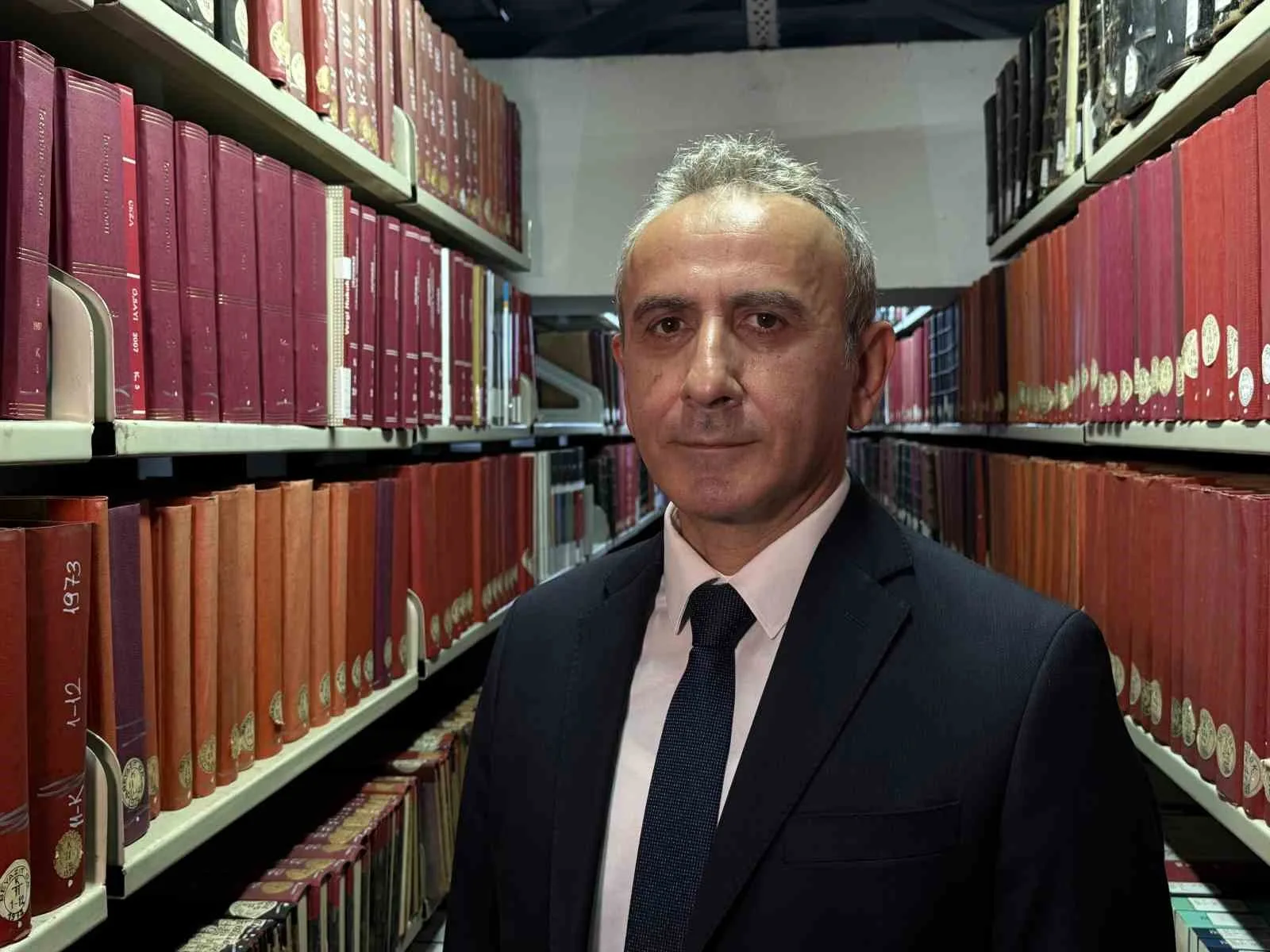 ALEMDAROĞLU’NUN HEDEFİ OLAN NADİR KİTAPLARI KURTARAN RAMAZAN MİNDER: "İSTANBUL ÜNİVERSİTESİ’NDE YAPILAN ÇOK BÜYÜK BİR KATLİAM"