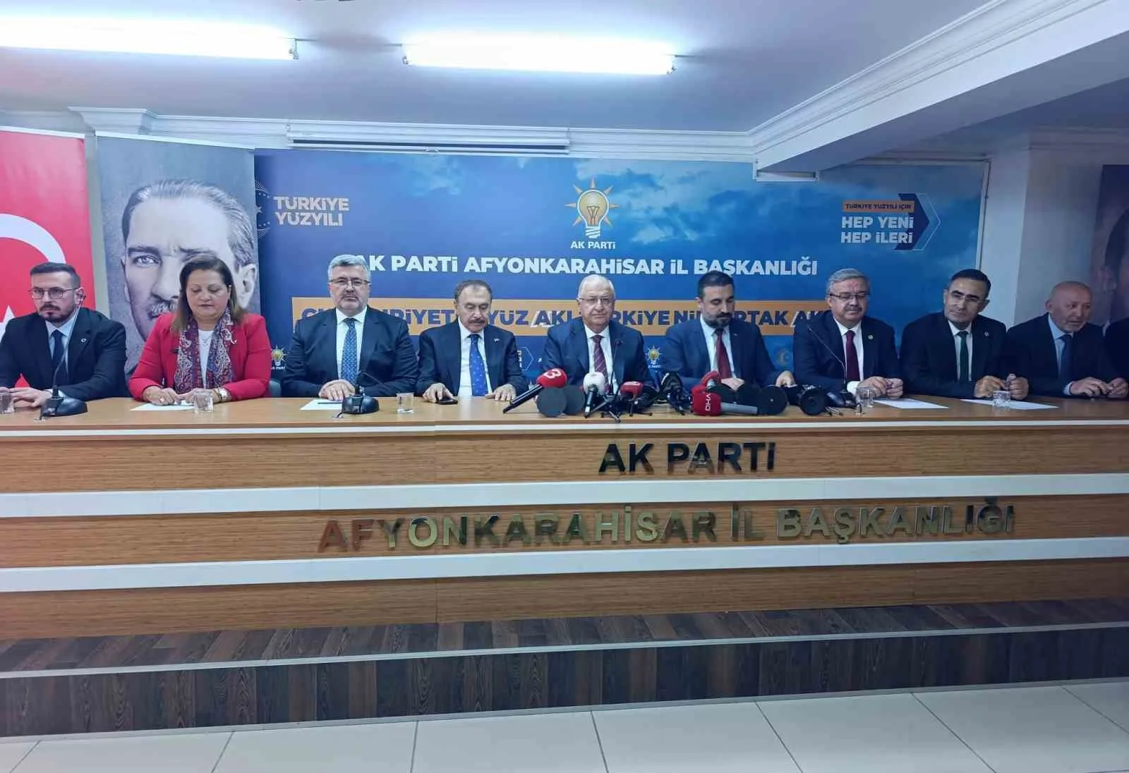 MİLLİ SAVUNMA BAKANI YAŞAR GÜLER, AFYONKARAHİSAR'DA DÜZENLENEN TEŞKİLAT BULUŞMASINA KATILDI