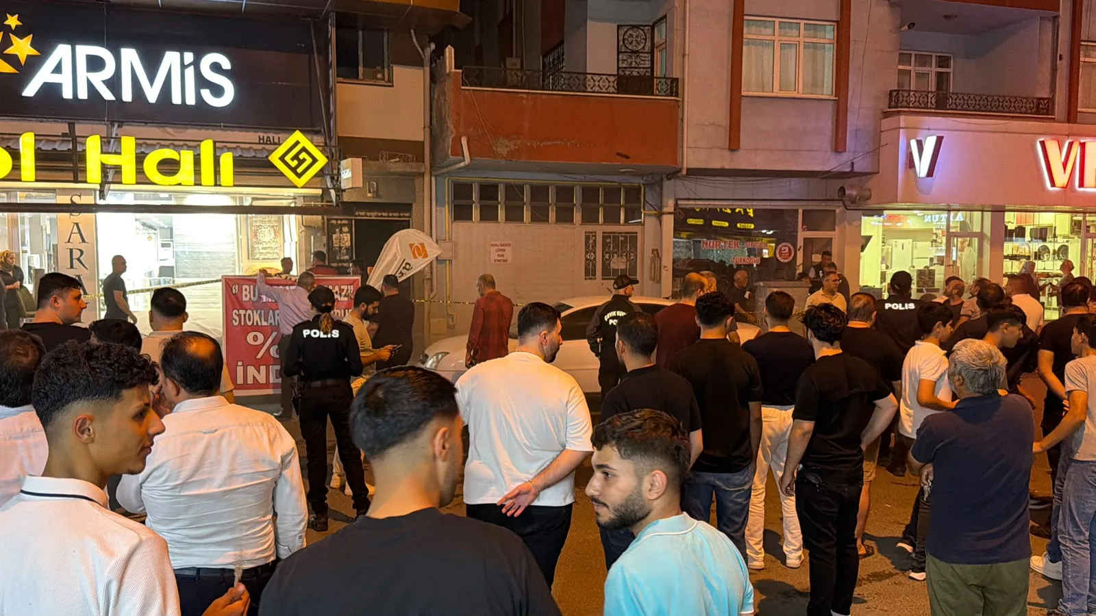 Iğdır’da yangın çıkan dairede mahsur kalanlar tahliye edildi