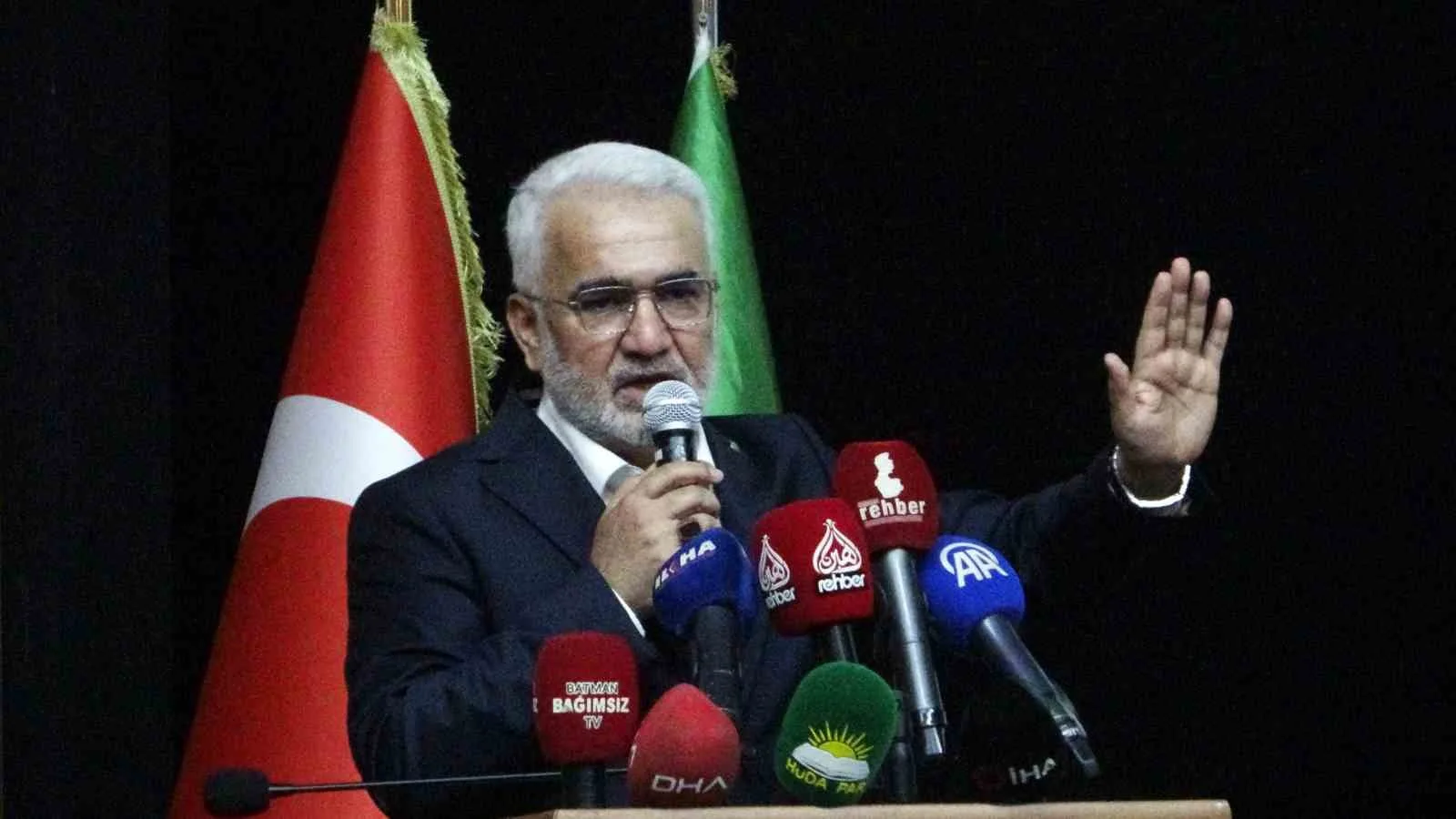 HÜDA PAR GENEL BAŞKANI ZEKERİYA YAPICIOĞLU KONUŞMA YAPTI
