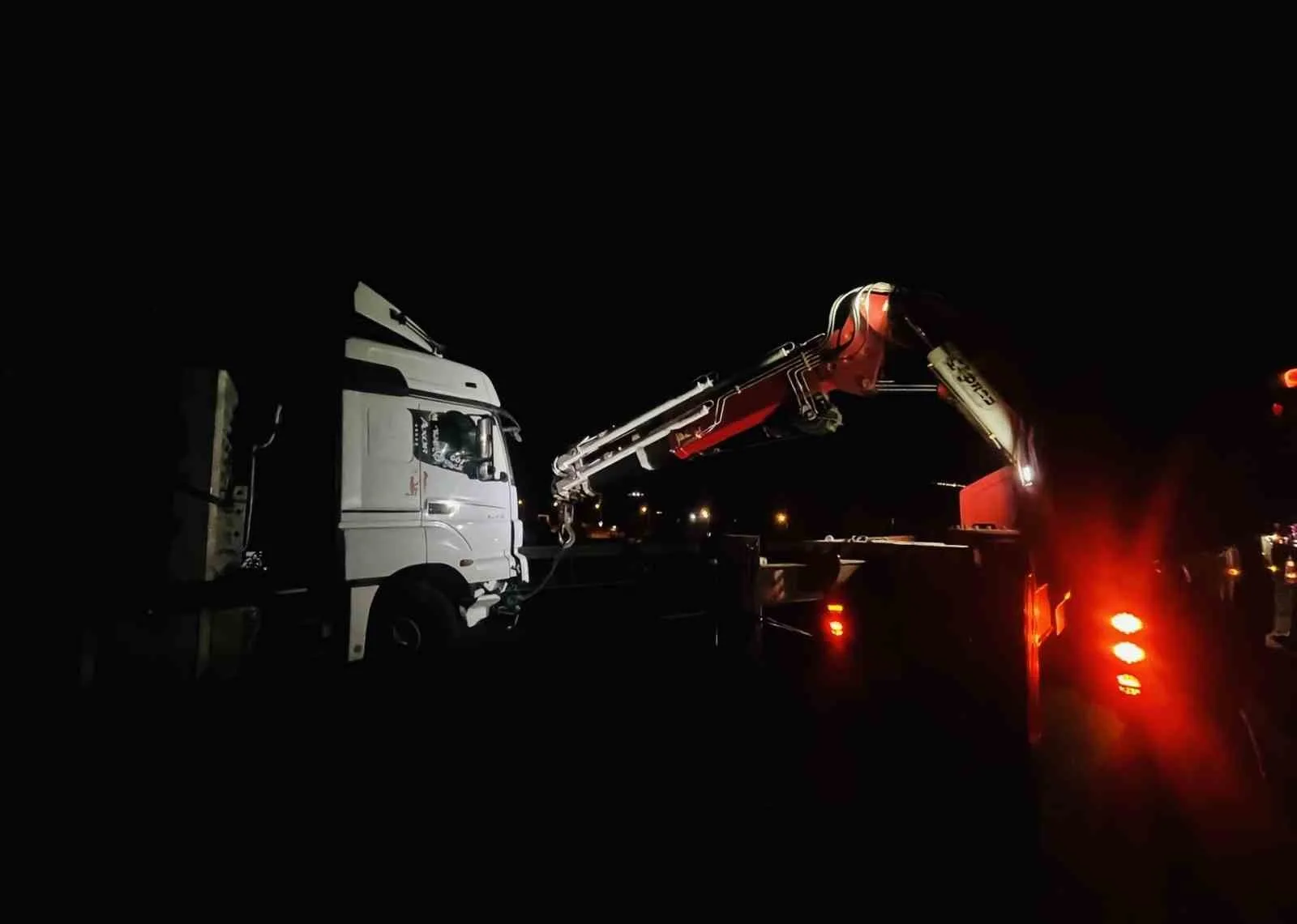 TAG OTOYOLU’NDA 4 ARACIN KARIŞTIĞI ZİNCİRLEME KAZA: 5 YARALI
