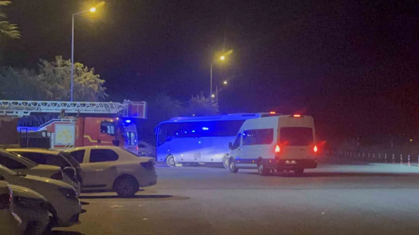 ELAZIĞ T TİPİ KAPALI CEZA İNFAZ KURUMU’NDA ÇIKAN YANGINDA 17 MAHKUM DUMANDAN ETKİLENDİ.