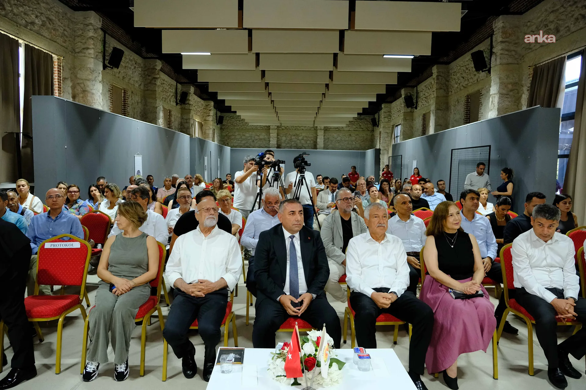 Zeydan Karalar: "Biz Avrupa'nın çöplüğü değiliz" — fotoğraf 2