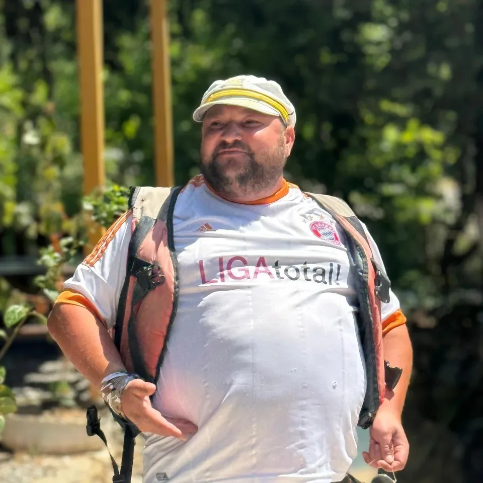 ANTALYA'NIN MANAVGAT İLÇESİNDE YAŞAYAN VE MAHALLE SAKİNLERİNİN GÜNLÜK İŞLERİNE YARDIM EDEREK YAŞAMINI SÜRDÜREN GÜRCİSTAN UYRUKLU AKIPH MOVLANOV YAŞADIĞI EVDE ÖLÜ BULUNDU.