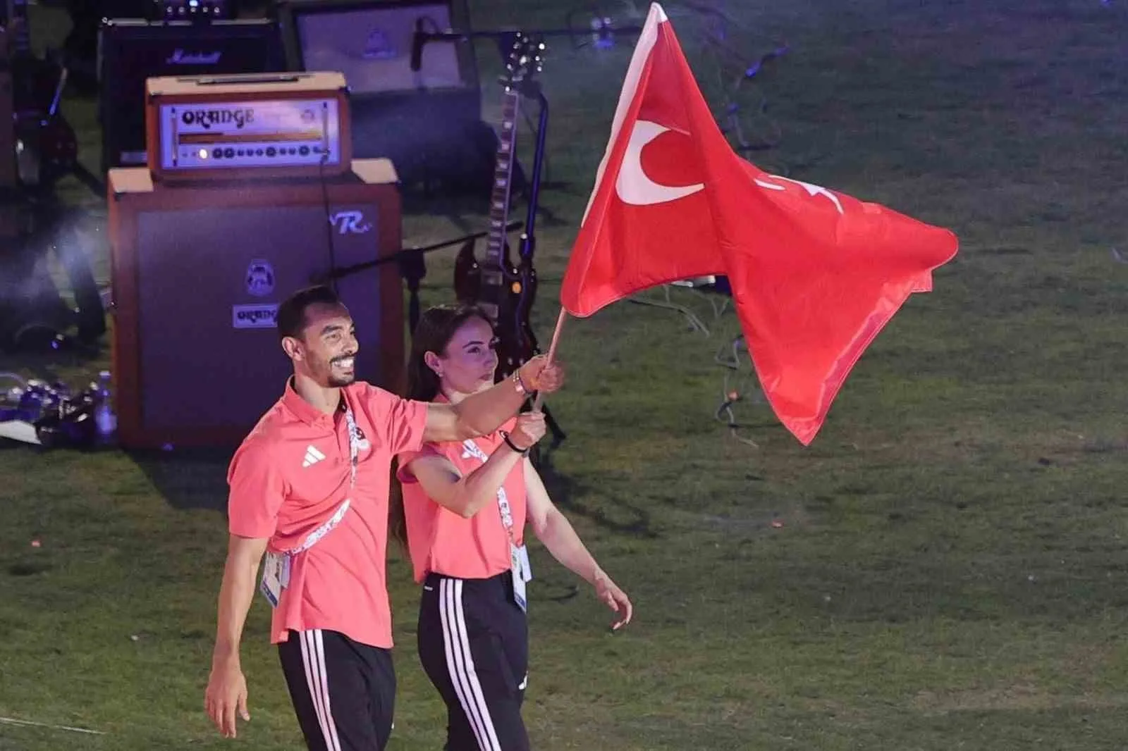 GENÇLİK VE SPOR BAKANI OSMAN AŞKIN BAK, AKDENİZ OYUNLARI'NI 111 MADALYAYLA TAMAMLAYAN MİLLİ SPORCULARI TEBRİK ETTİ.