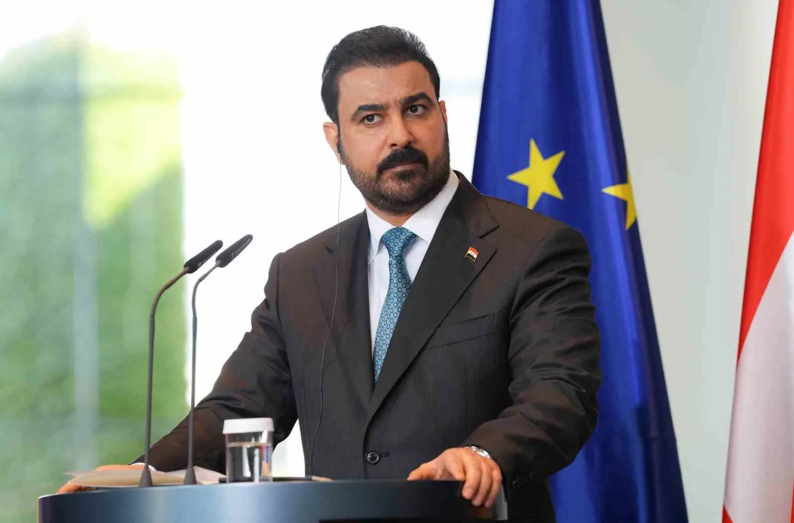 IRAK BAŞBAKANI ALİ ZEYDİ, FRANSA’NIN ARDINDAN AVRUPA TURUNUN İKİNCİ DURAĞI ALMANYA’YA GELDİ. ZEYDİ, ALMANYA BAŞBAKANI FRİEDRİCH MERZ İLE GÖRÜŞTÜ. MERZ VE ZEYDİ, BAŞKENT BERLİN'DEKİ BAŞBAKANLIK BİNASINDAKİ GÖRÜŞMELERİNİN ARDINDAN ORTAK BASIN TOPLANTISI DÜZENLEDİ.