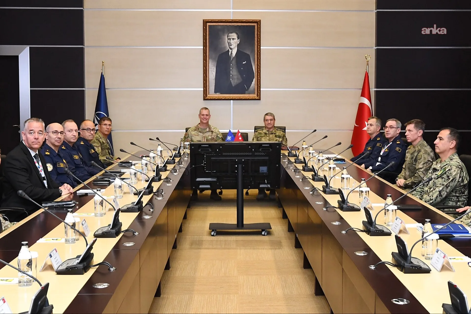 Selçuk Bayraktaroğlu, NATO komutanıyla görüştü — fotoğraf 2