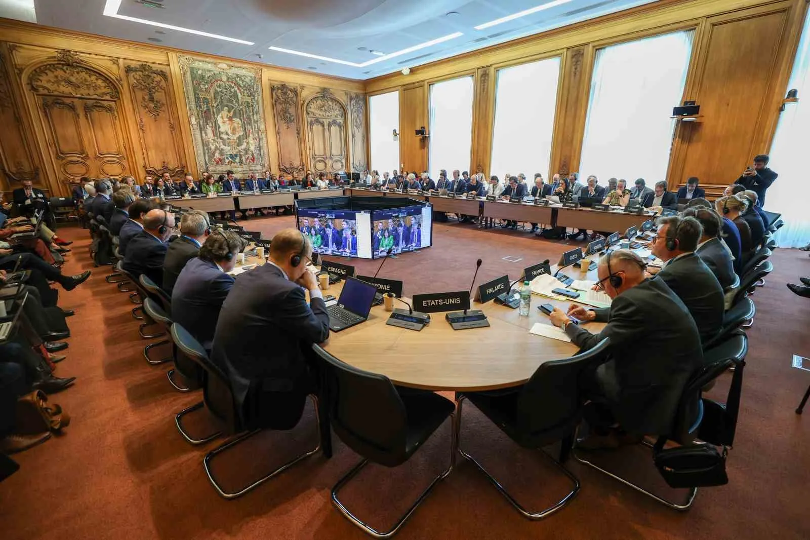 COP31 BAŞKANI VE ÇEVRE, ŞEHİRCİLİK VE İKLİM DEĞİŞİKLİĞİ BAKANI MURAT KURUM, PARİS’TEKİ OECD MERKEZİNDE OECD KONSEY TOPLANTISI VE COP31 STRATEJİK ORTAKLIK ETKİNLİĞİ’NE KATILDI.